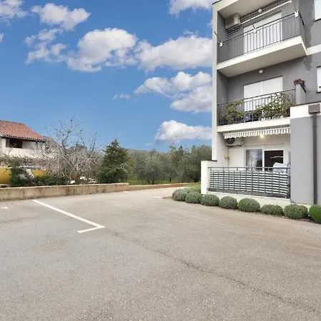 With Parking Space - 22974 アパート Fažana